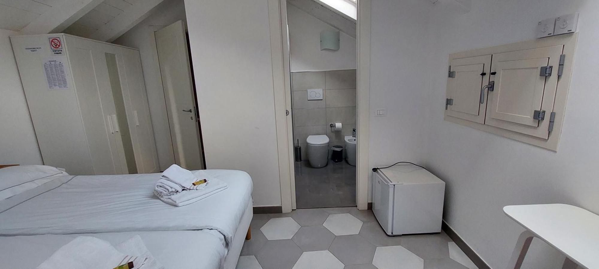 Casa Luigia Rooms Mtb In Finalborgo Bike Room Tour Ebike Trekking ฟีนาเลลีกูเร ภายนอก รูปภาพ